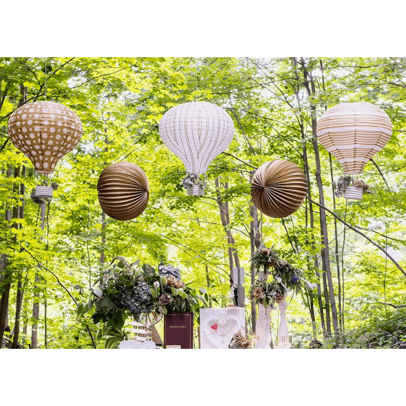 Hot Air Balloon Paper Lantern Set In Gold And White (3)