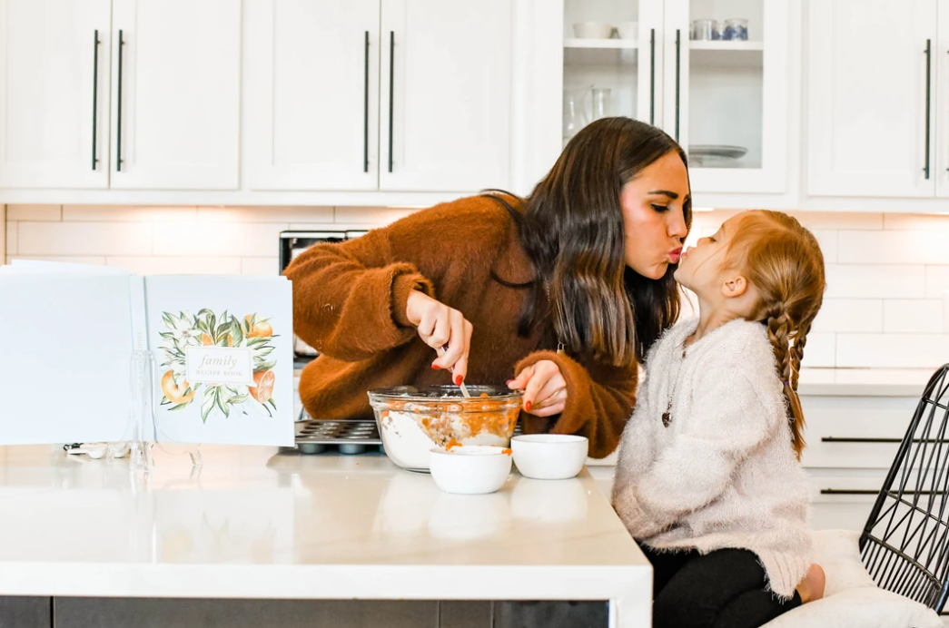 Family Recipe Book & Keepsake Journal | Christmas Gift: Cottage